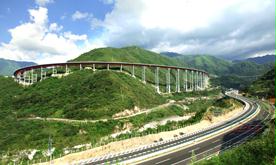 雅（安）瀘（沽）高速公路干海子特大橋