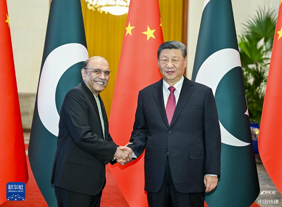 2025年2月5日,習近平同巴基斯坦總統(tǒng)扎爾達里會談.jpg